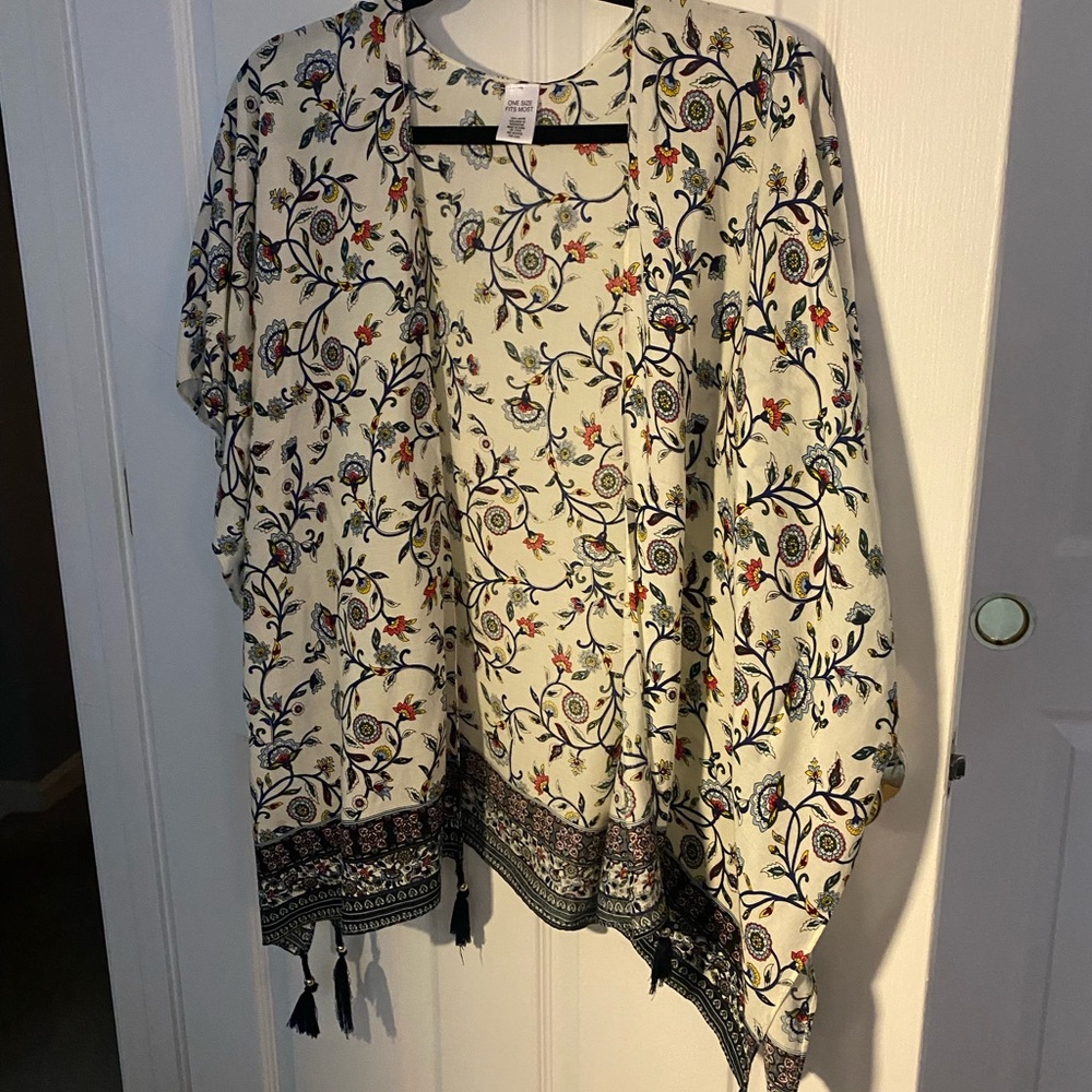 Dress Barn Floral Kimono Top - Cream and Black